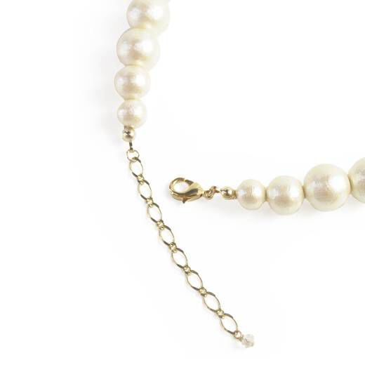 Cotton pearl necklace by Anq&nbsp;